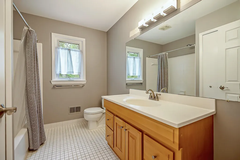 3940 Kipling Drive Ann Arbor City MI 48105