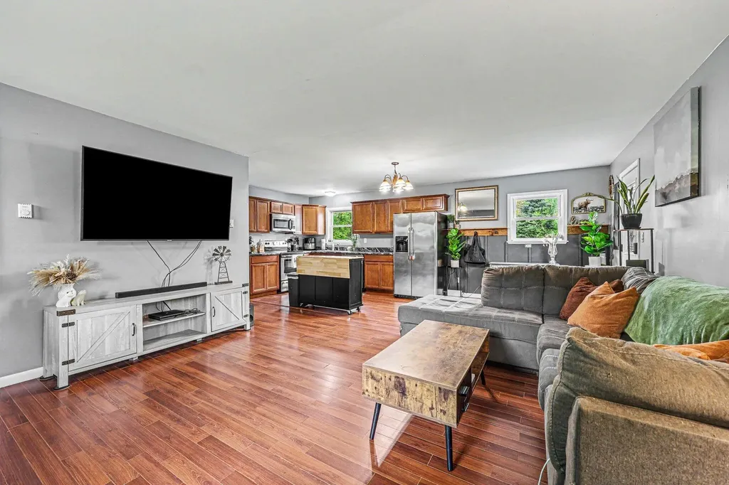 10085 Plank Road London Township MI 48159