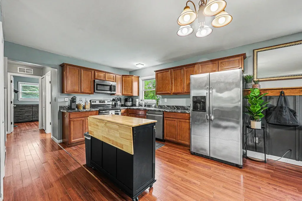 10085 Plank Road London Township MI 48159