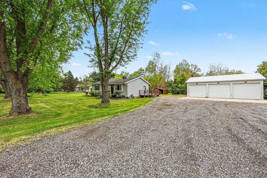 10085 Plank Road London Township MI 48159
