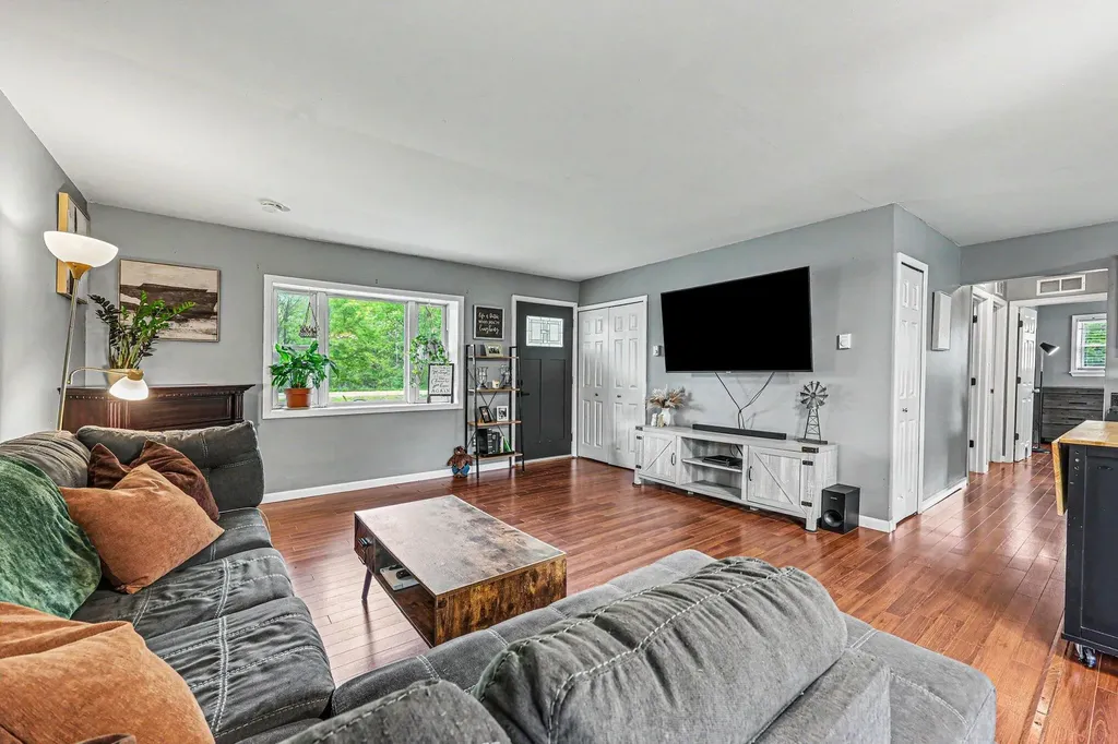 10085 Plank Road London Township MI 48159