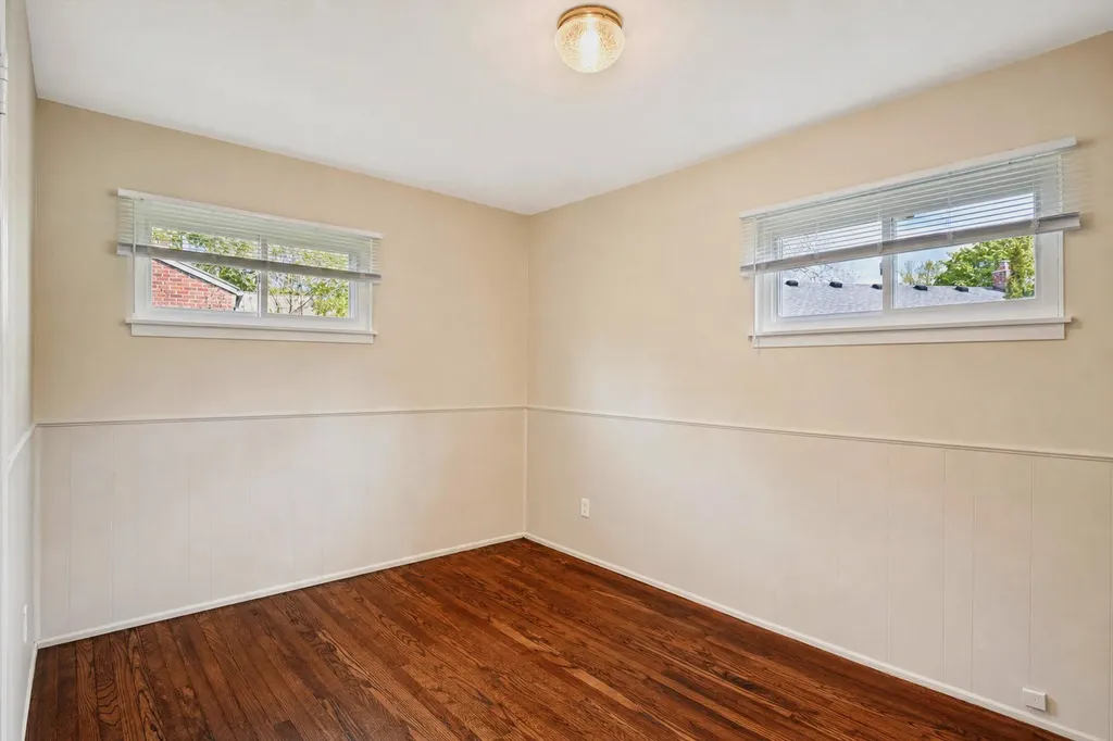 23870 Beacon Drive Farmington Hills City MI 48336
