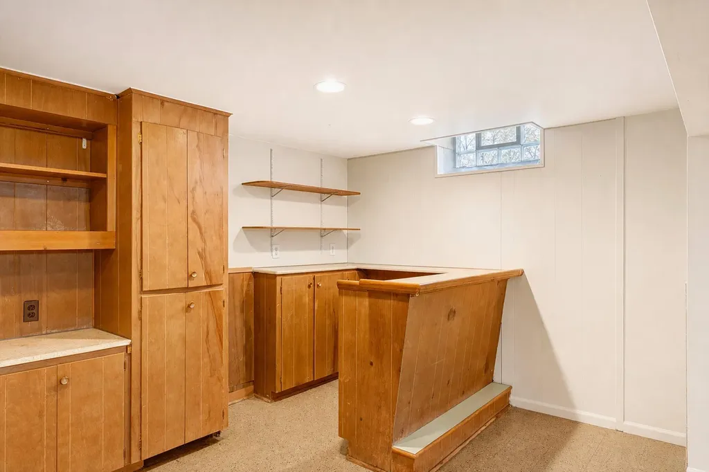 23870 Beacon Drive Farmington Hills City MI 48336