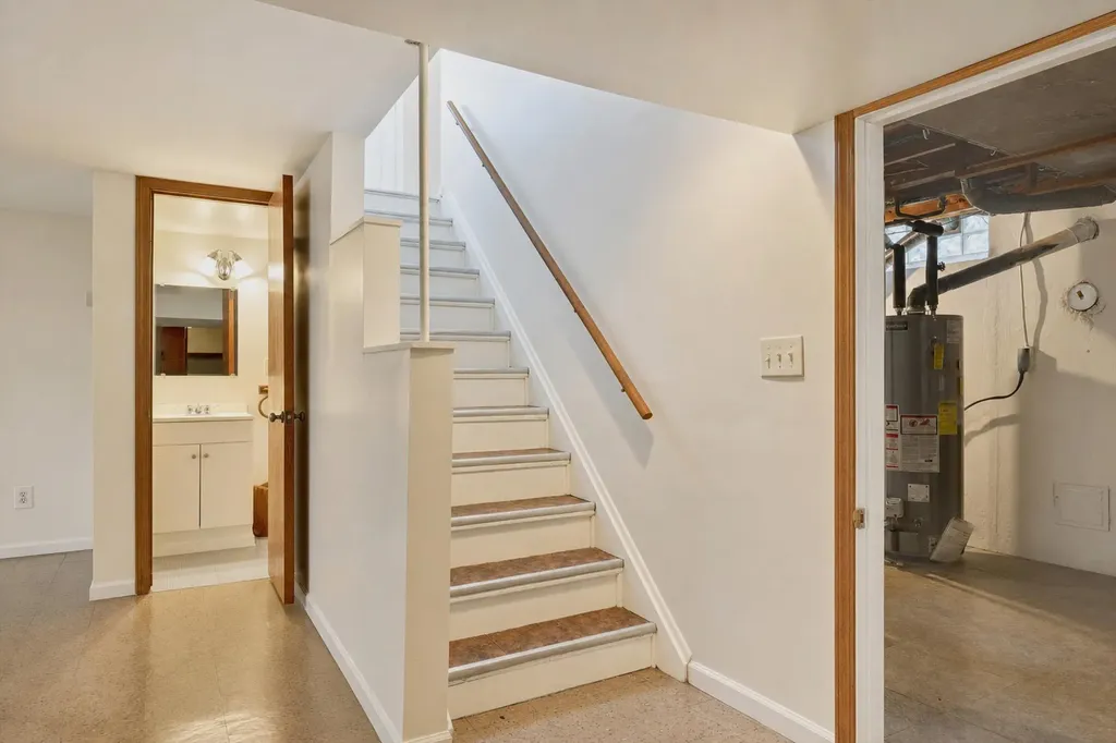 23870 Beacon Drive Farmington Hills City MI 48336