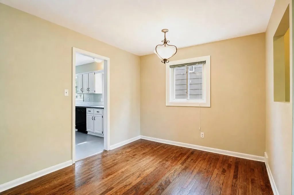 23870 Beacon Drive Farmington Hills City MI 48336