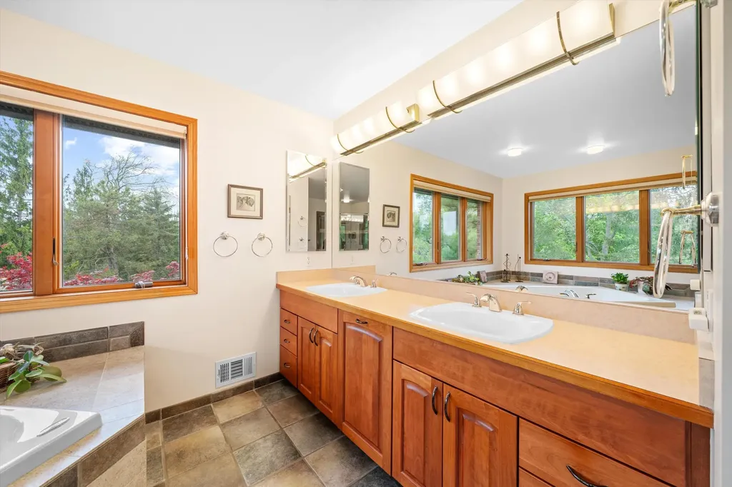 445 Huntington Drive Ann Arbor Charter Township MI 48104