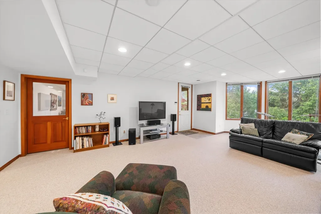 445 Huntington Drive Ann Arbor Charter Township MI 48104