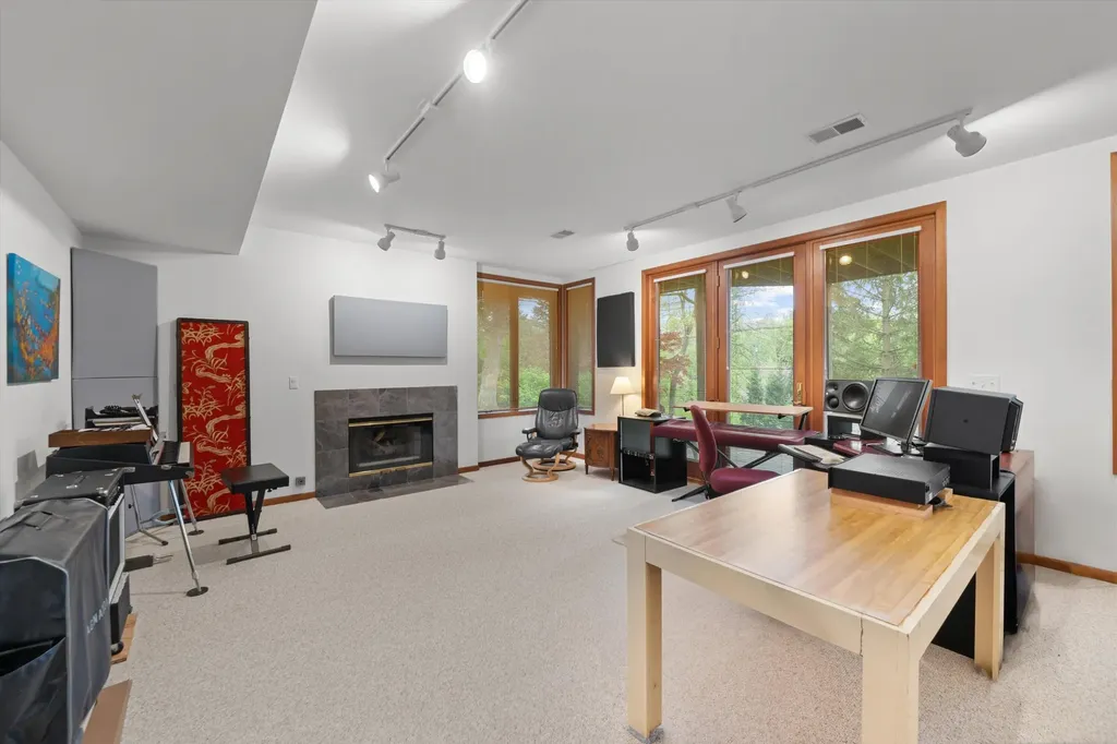 445 Huntington Drive Ann Arbor Charter Township MI 48104