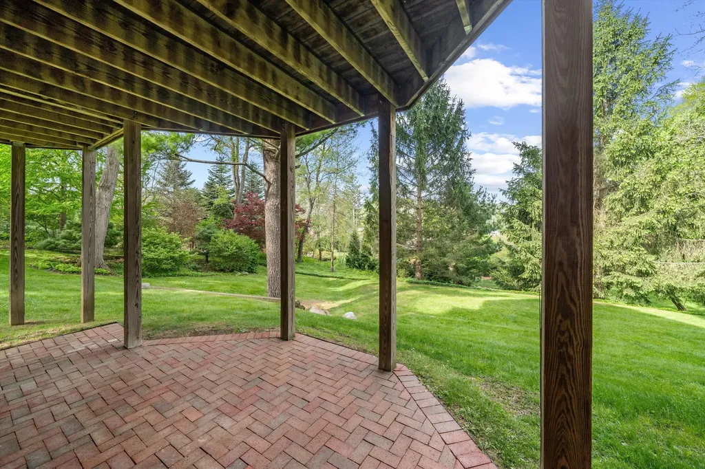 445 Huntington Drive Ann Arbor Charter Township MI 48104