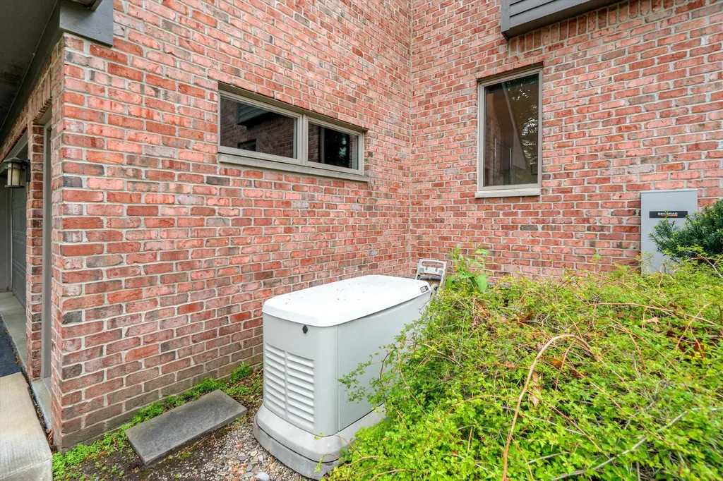 445 Huntington Drive Ann Arbor Charter Township MI 48104