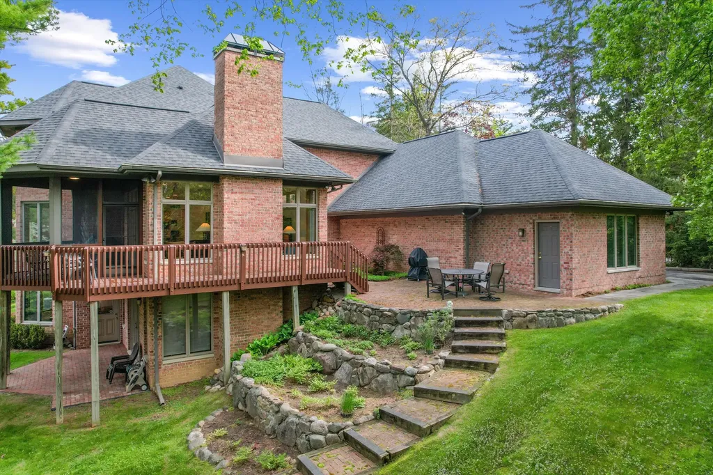445 Huntington Drive Ann Arbor Charter Township MI 48104