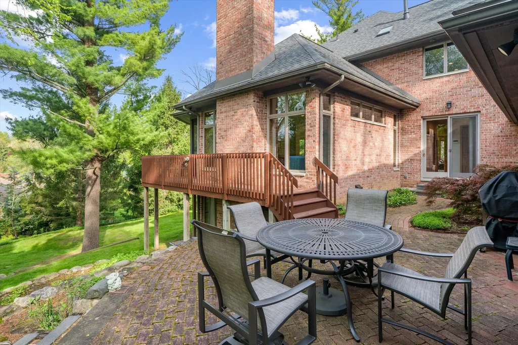 445 Huntington Drive Ann Arbor Charter Township MI 48104