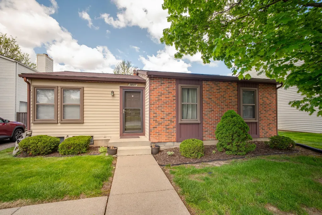 2887 Roundtree Drive Troy City MI 48083