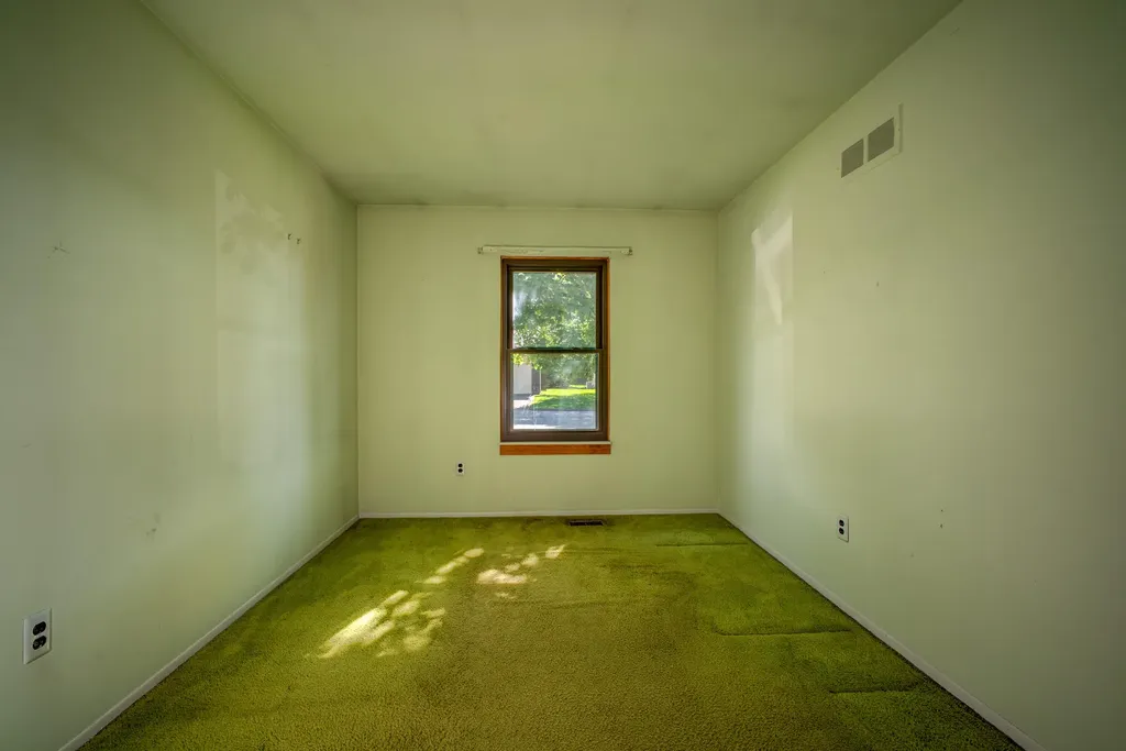 2887 Roundtree Drive Troy City MI 48083