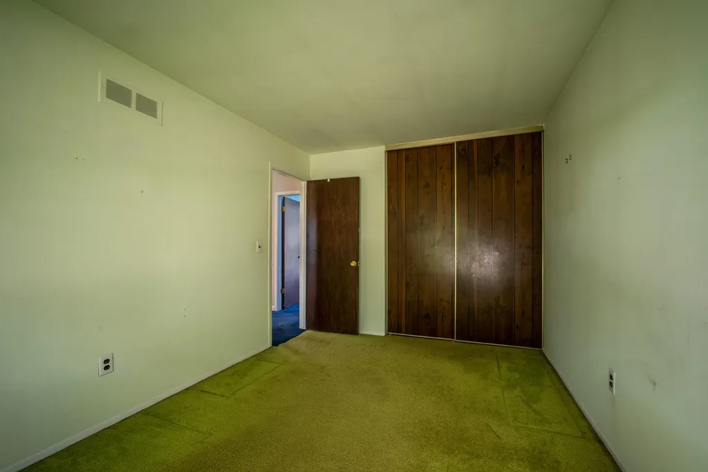 2887 Roundtree Drive Troy City MI 48083