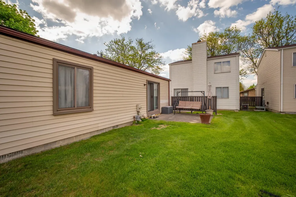 2887 Roundtree Drive Troy City MI 48083