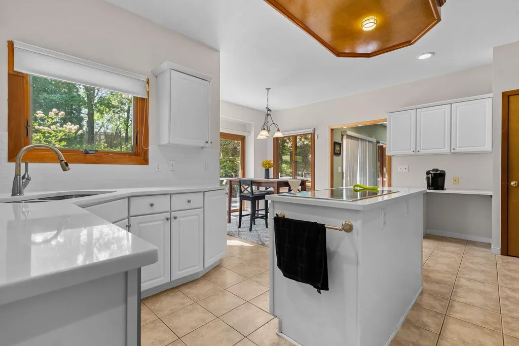 254 Hunters Trail Scio Township MI 48103