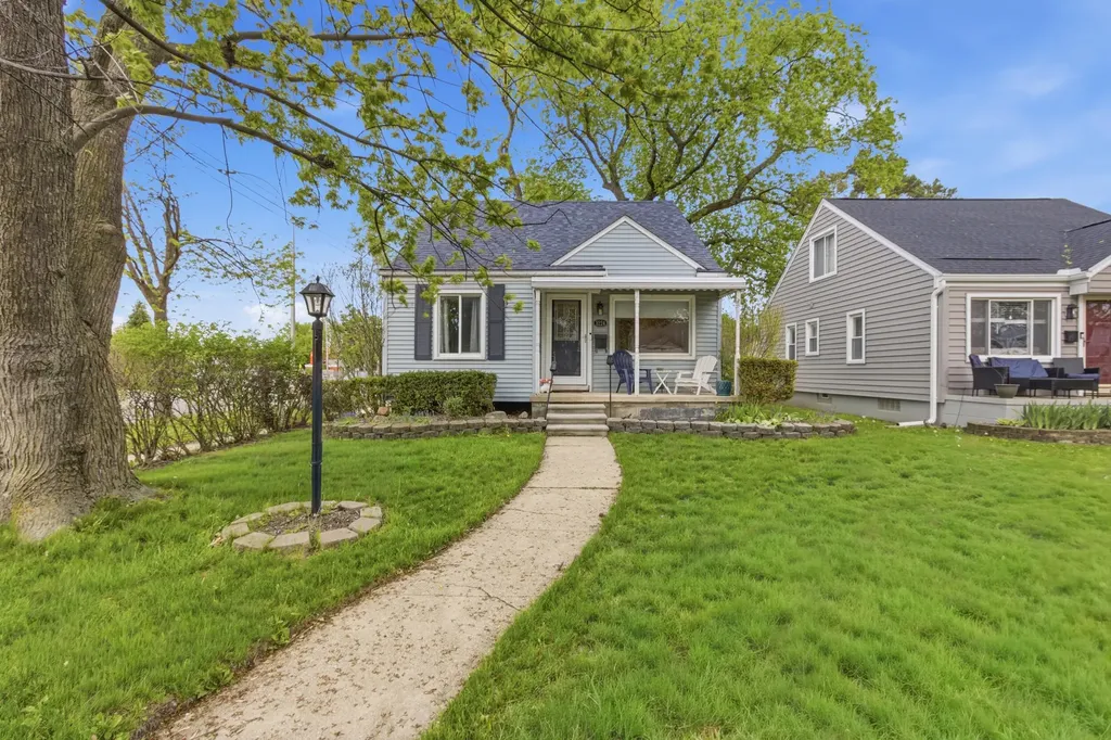 3224 N Wilson Avenue Royal Oak City MI 48073