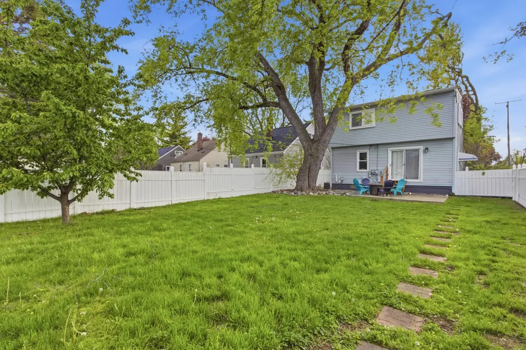 3224 N Wilson Avenue Royal Oak City MI 48073