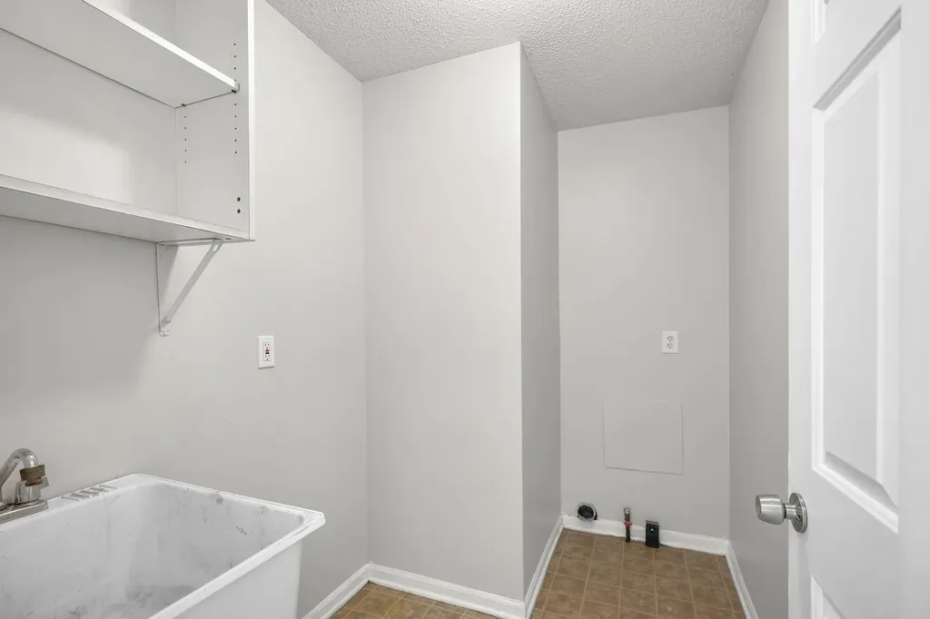 29885 Lacy Drive Westland City MI 48186