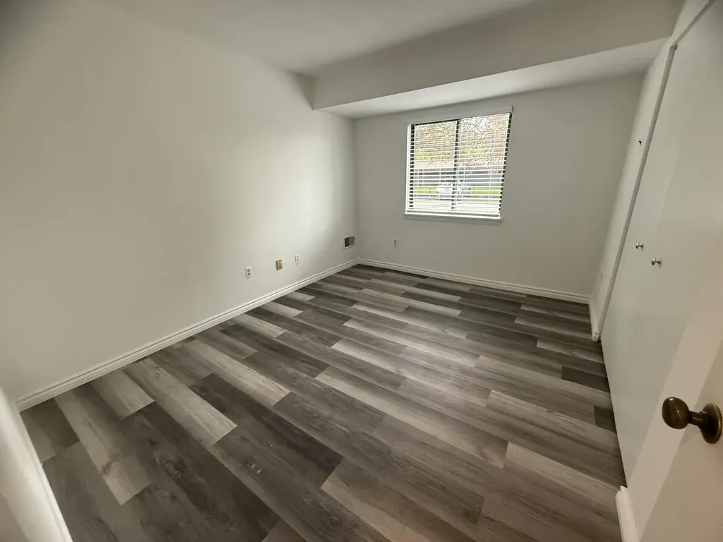 1476 W Chateau Vert Ypsilanti Charter Township MI 48197