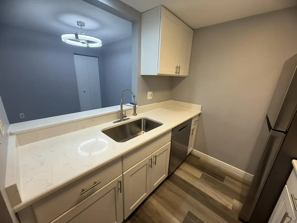 1476 W Chateau Vert Ypsilanti Charter Township MI 48197