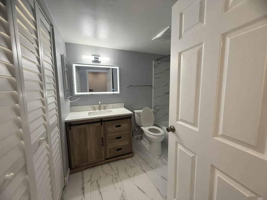 1476 W Chateau Vert Ypsilanti Charter Township MI 48197