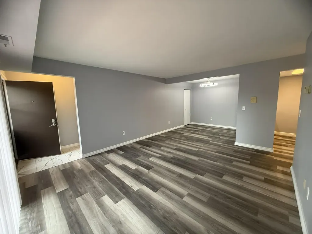 1476 W Chateau Vert Ypsilanti Charter Township MI 48197