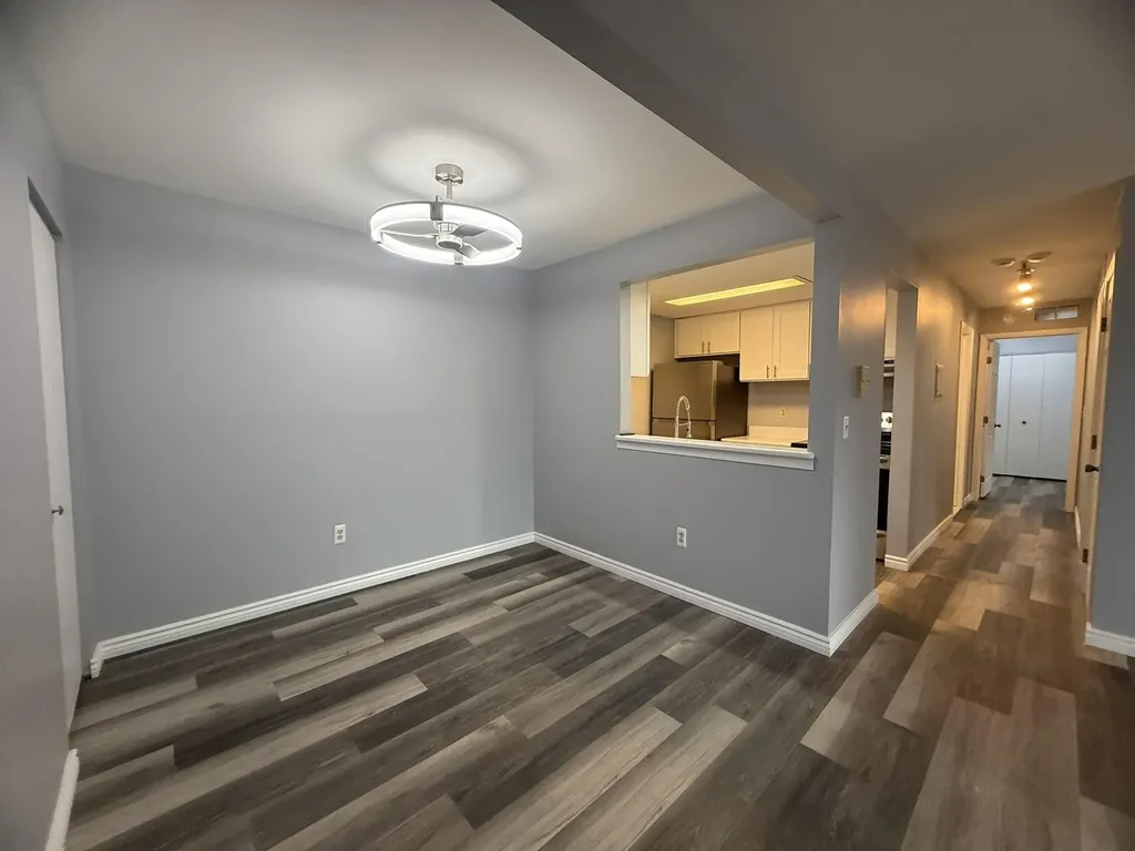 1476 W Chateau Vert Ypsilanti Charter Township MI 48197
