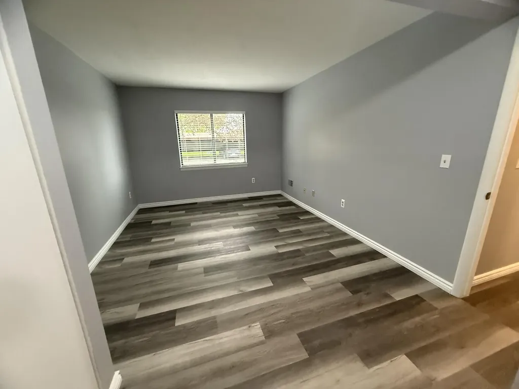 1476 W Chateau Vert Ypsilanti Charter Township MI 48197