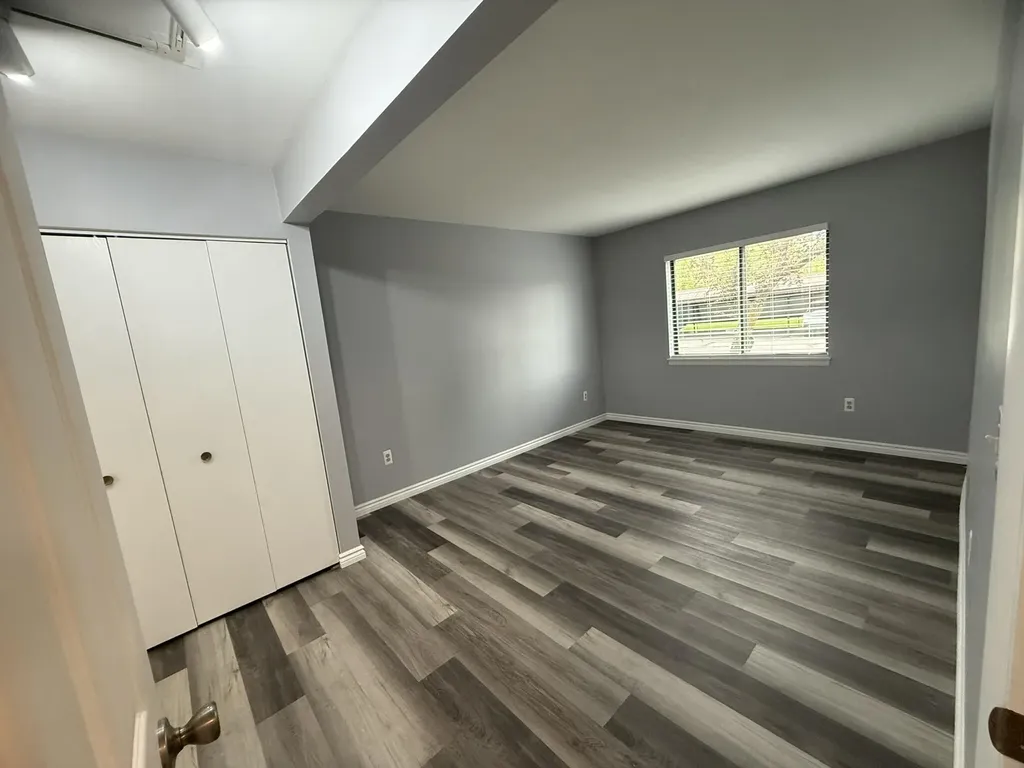 1476 W Chateau Vert Ypsilanti Charter Township MI 48197