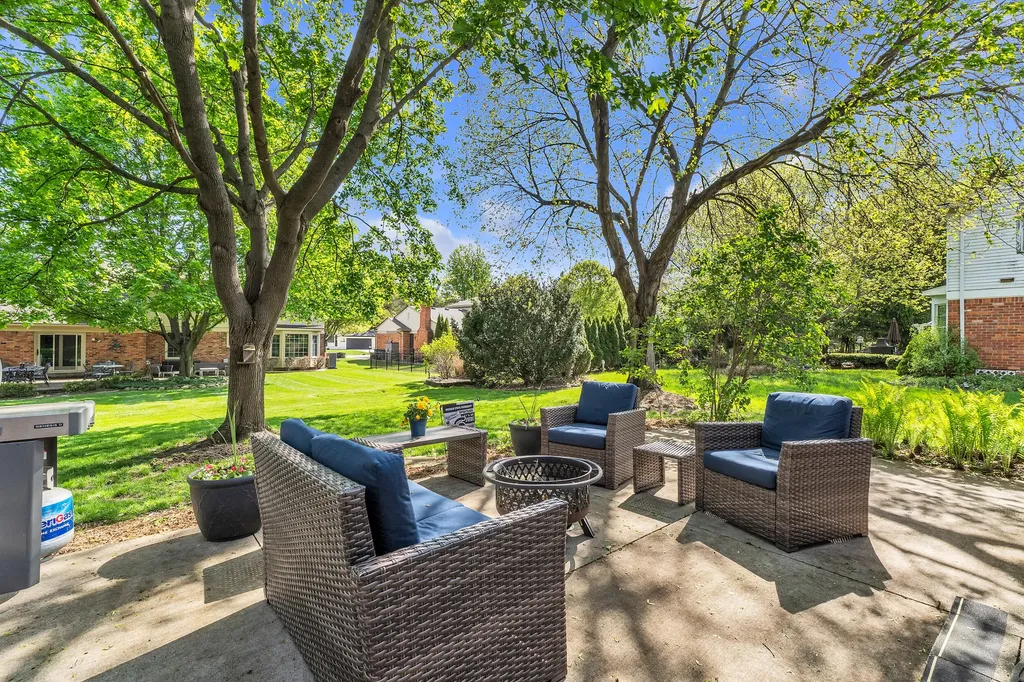 11201 Academy Court Plymouth Charter Township MI 48170