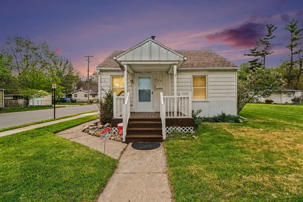 466 W Maxlow Avenue Hazel Park City MI 48030