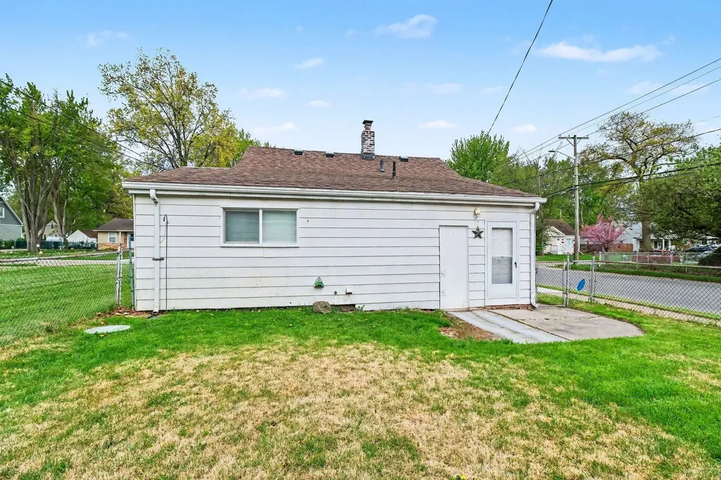 466 W Maxlow Avenue Hazel Park City MI 48030