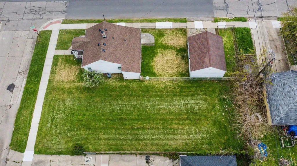466 W Maxlow Avenue Hazel Park City MI 48030