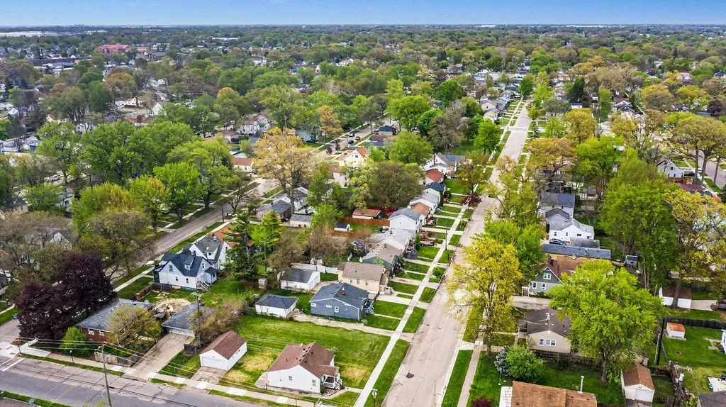 466 W Maxlow Avenue Hazel Park City MI 48030