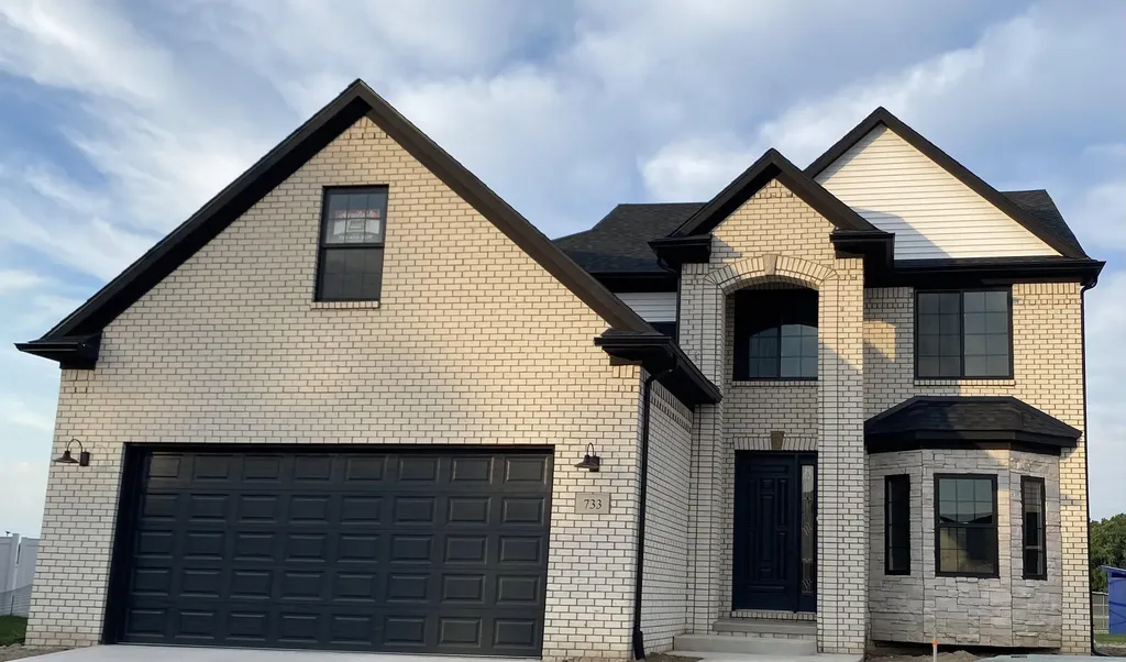 733 Britt Circle Drive Dundee Village MI 48131