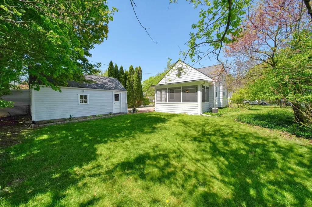 304 Chippewa Street Tecumseh City MI 49286