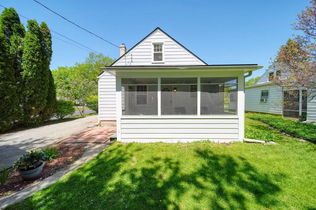 304 Chippewa Street Tecumseh City MI 49286