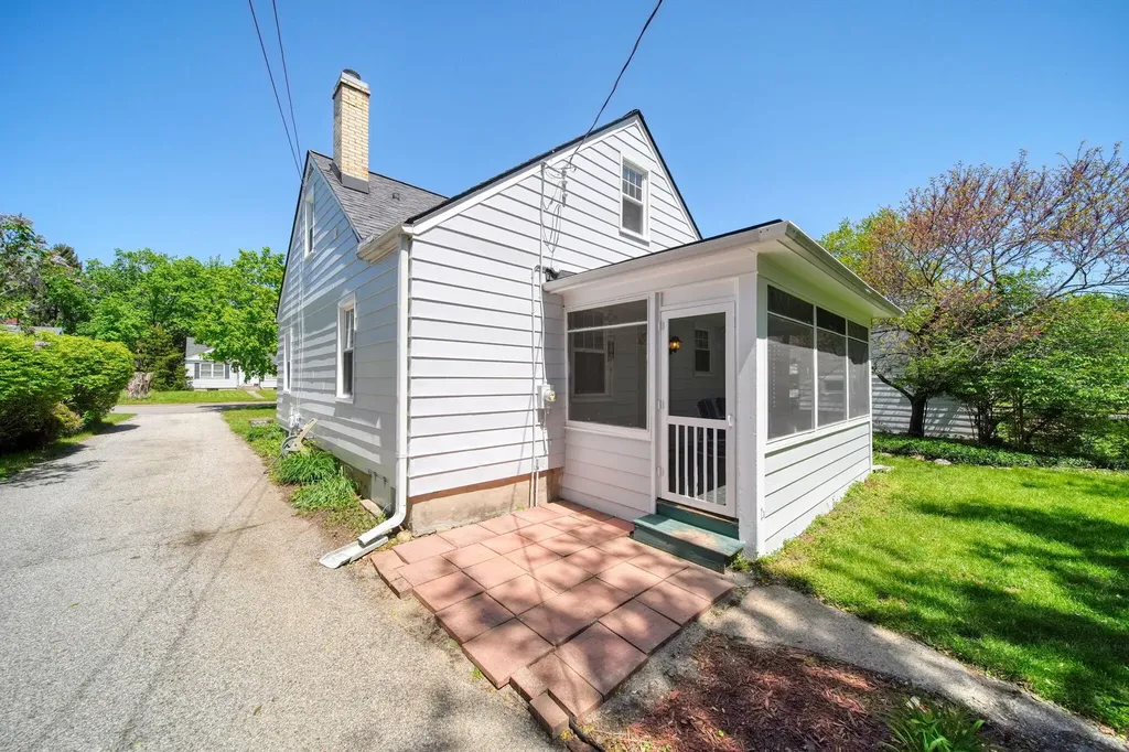 304 Chippewa Street Tecumseh City MI 49286