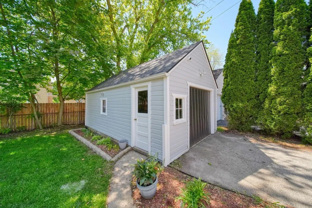 304 Chippewa Street Tecumseh City MI 49286