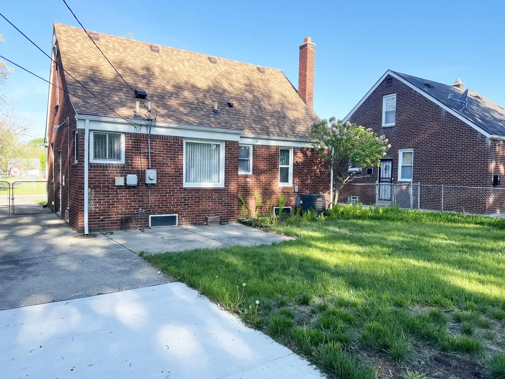 7730 Chatham Wayne City MI 48239