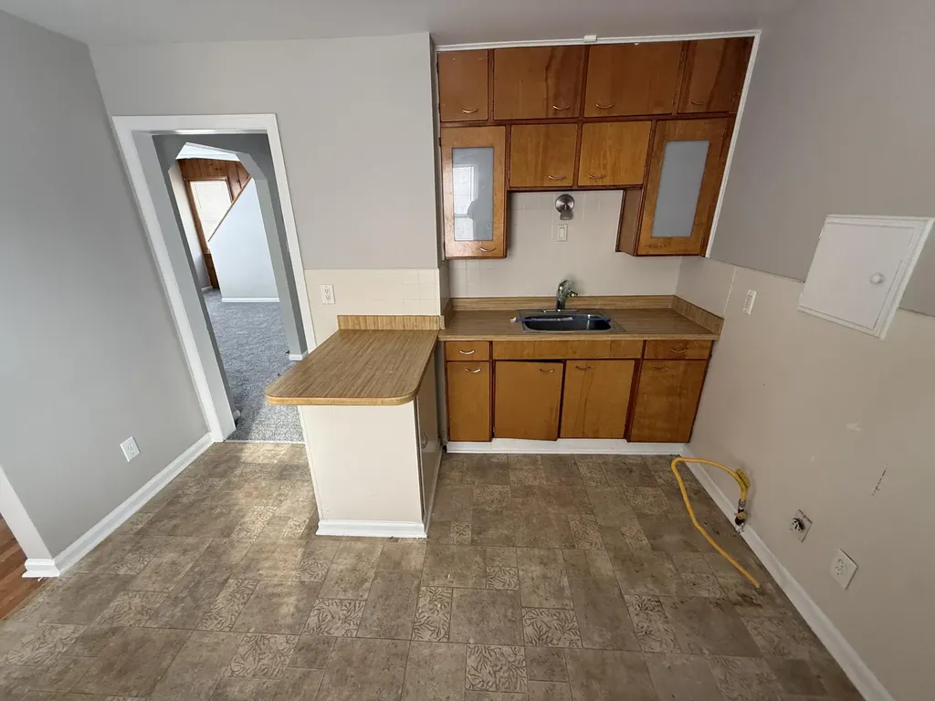 24360 Flower Avenue Eastpointe City MI 48021