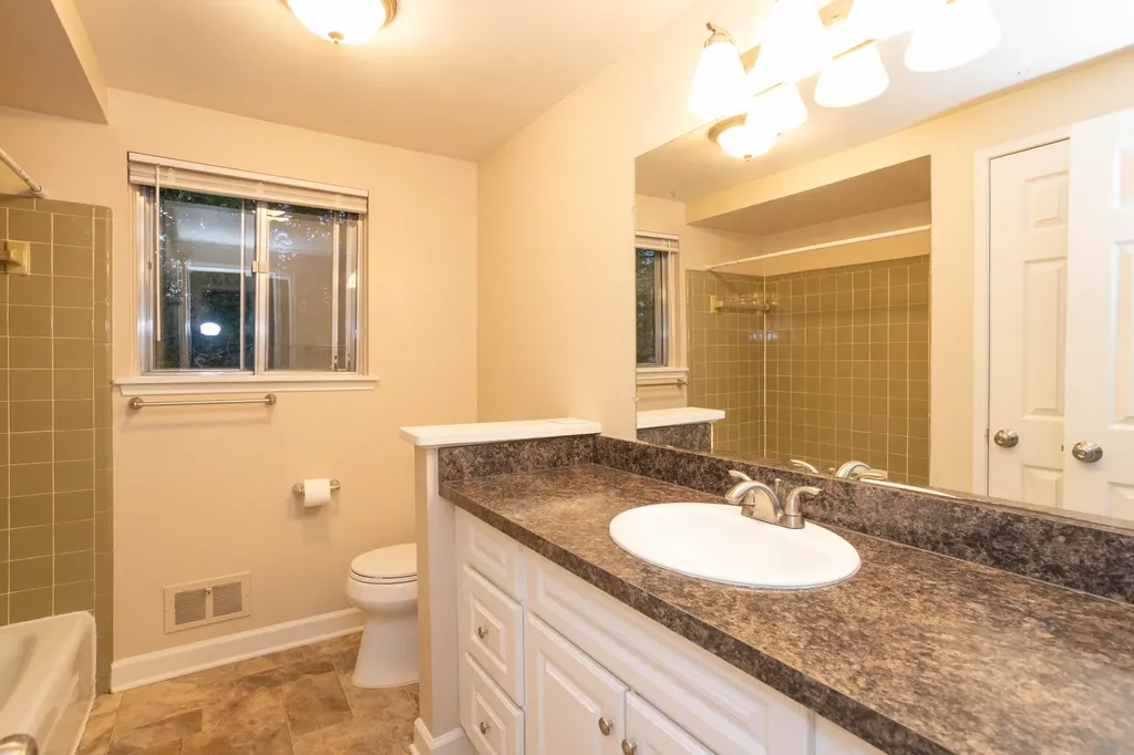 3356 Tacoma Circle Ann Arbor City MI 48108