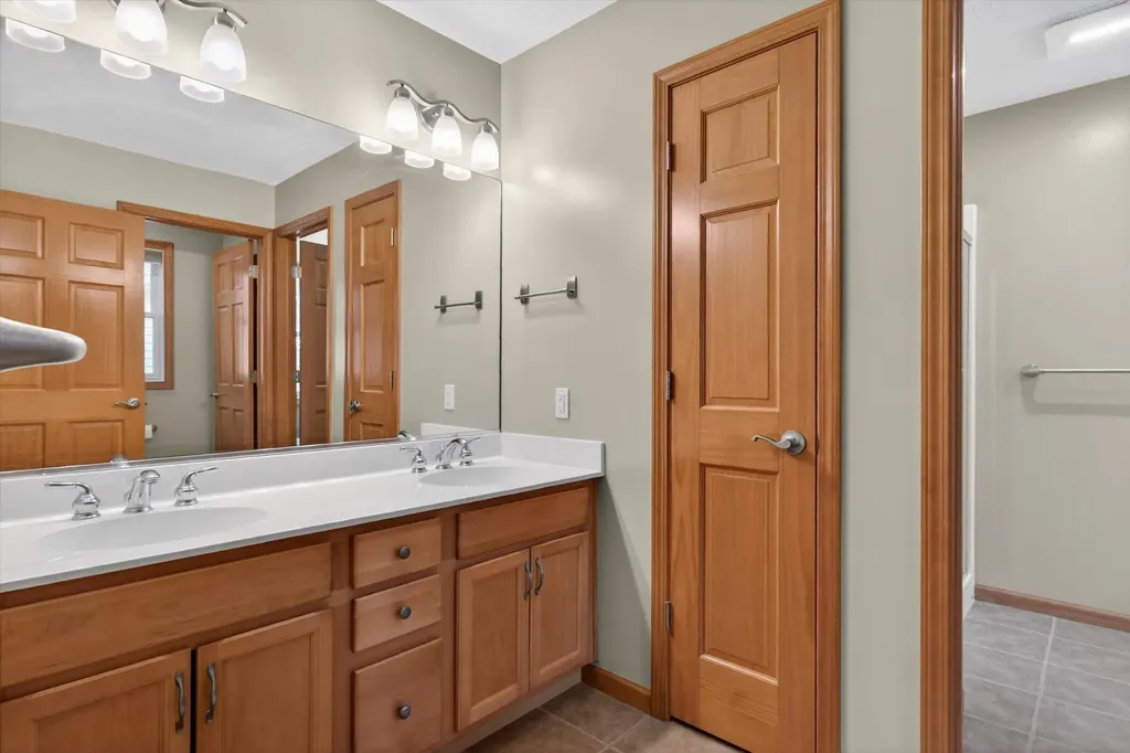 2112 Scenic Hills Drive Leoni Township MI 49201