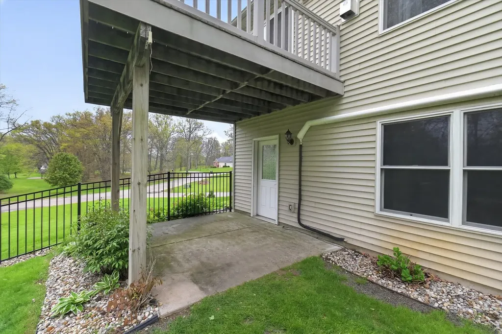 2112 Scenic Hills Drive Leoni Township MI 49201