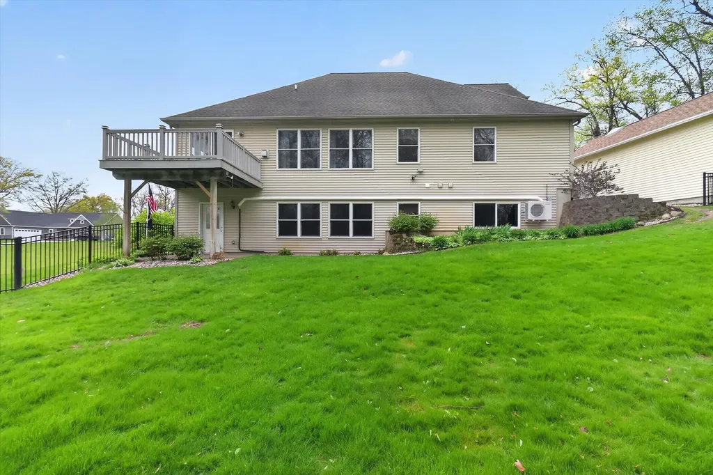 2112 Scenic Hills Drive Leoni Township MI 49201