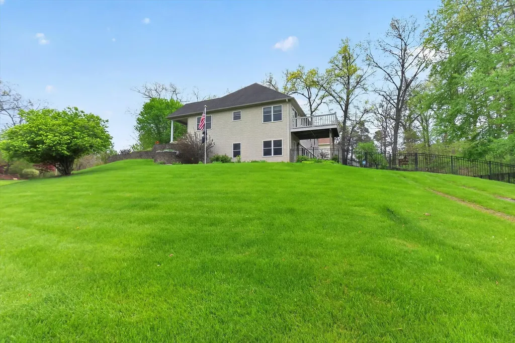 2112 Scenic Hills Drive Leoni Township MI 49201