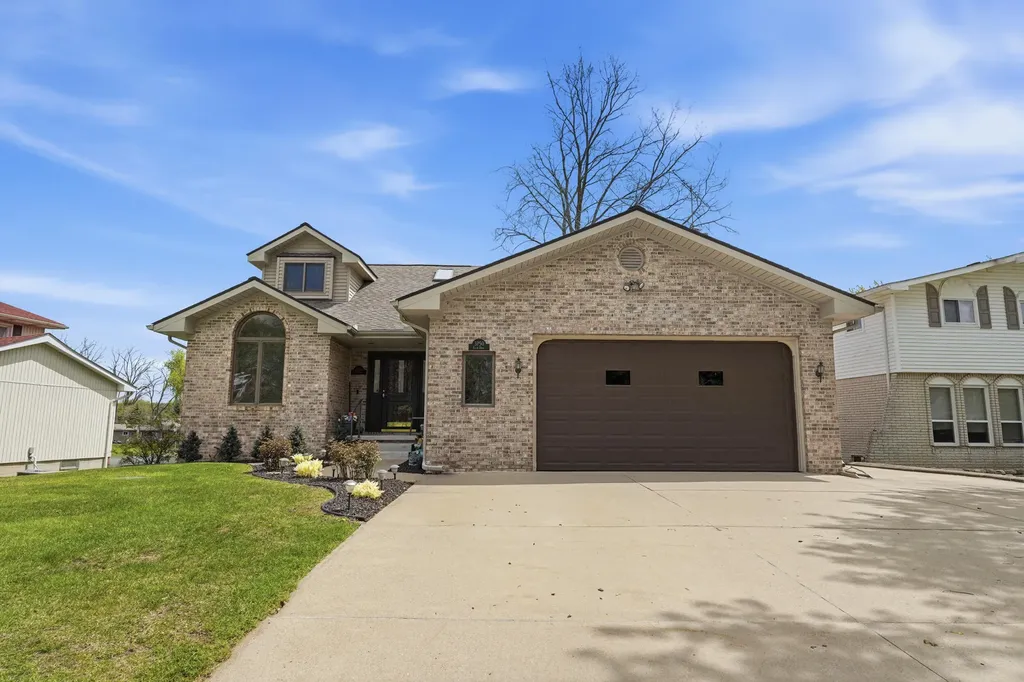 3750 Loch Drive Highland Charter Township MI 48357