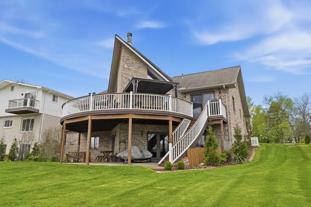 3750 Loch Drive Highland Charter Township MI 48357